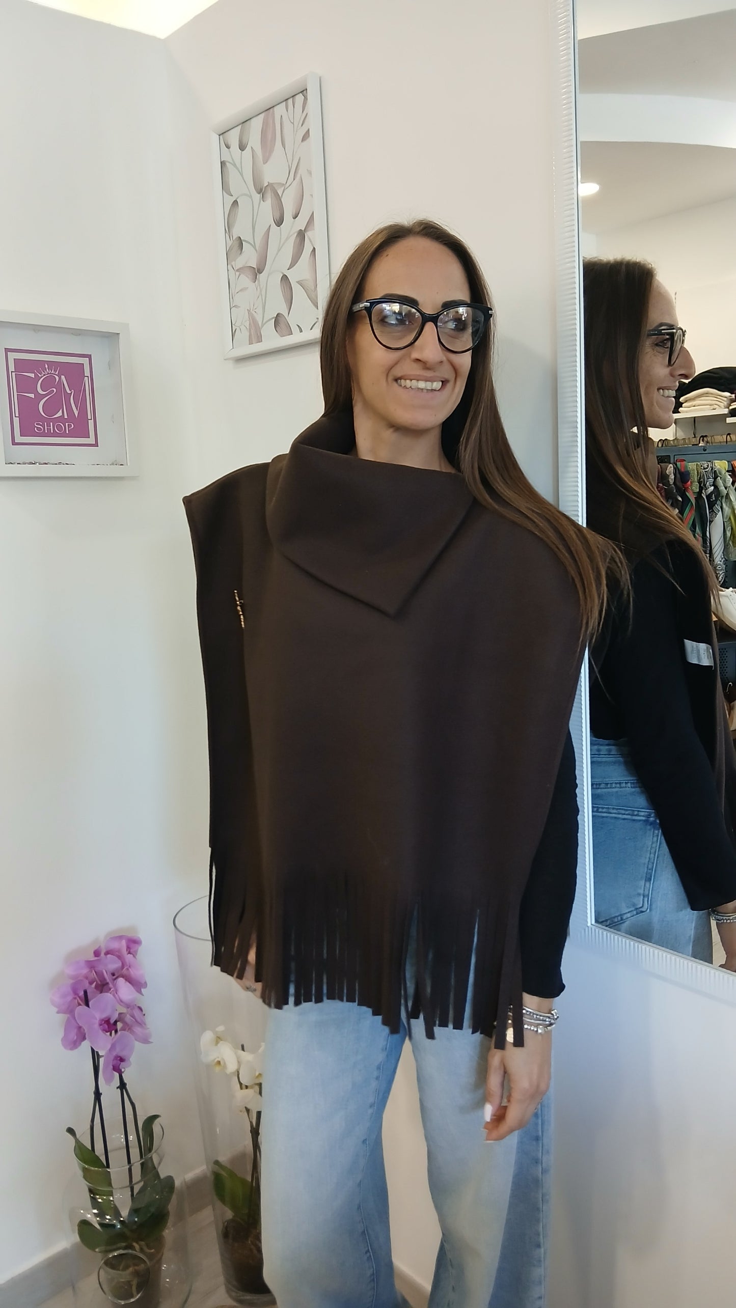 Poncho con frange e spilla VicBee